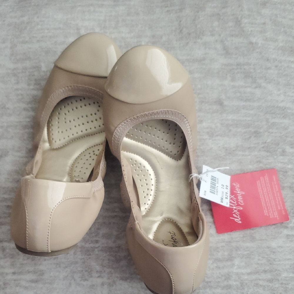 dexflex comfort Women's Tan Flats